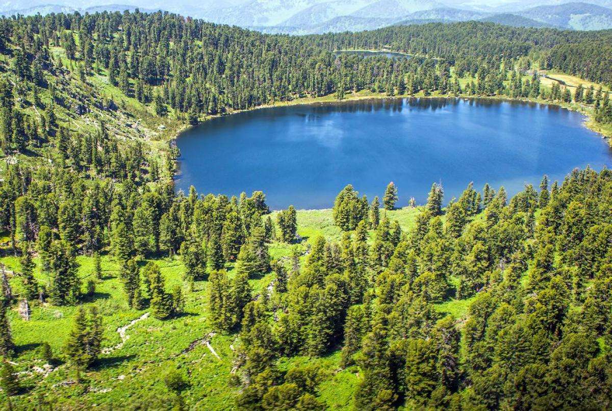 Озеро в горном алтае название. Горный алтайкорокольские озёра. Каракольские озера Алтай. Каракольские озера пятое озеро. Горно Алтайск Каракольские озера.