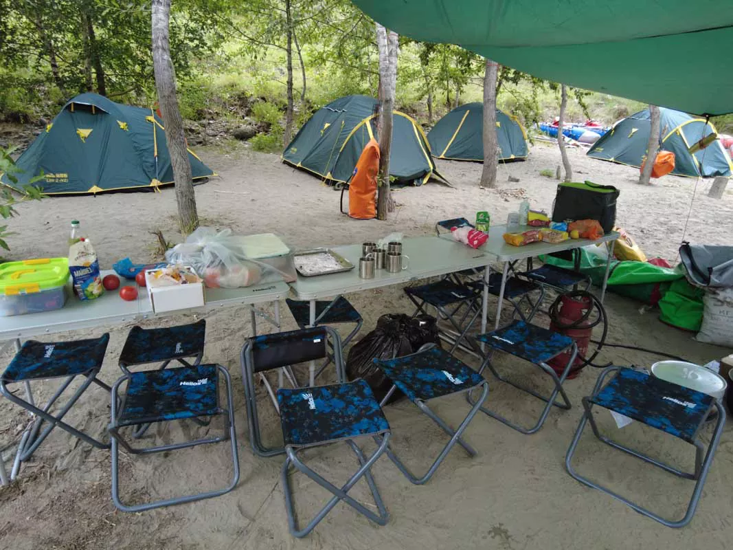 Палаточный лагерь в горах